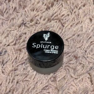 Younique Splurge cream Eyeshadow